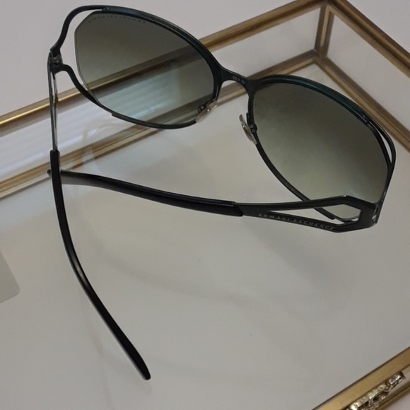 New ?Armani Exchange sunnies?
